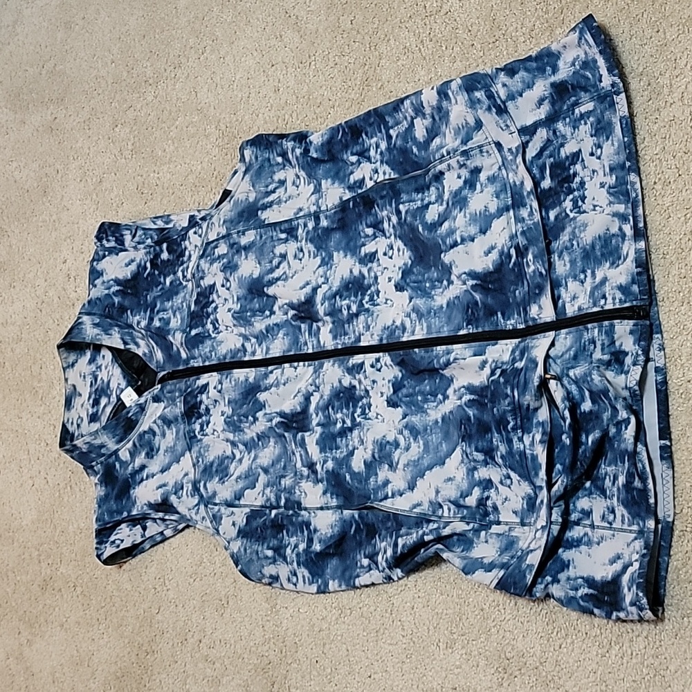 Lululemon size 12 multipocket blue/grey tie-dye light running vest